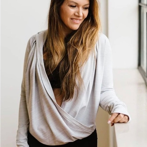 Zyia Yoga Shawl in Oatmeal - Picture 2 of 2